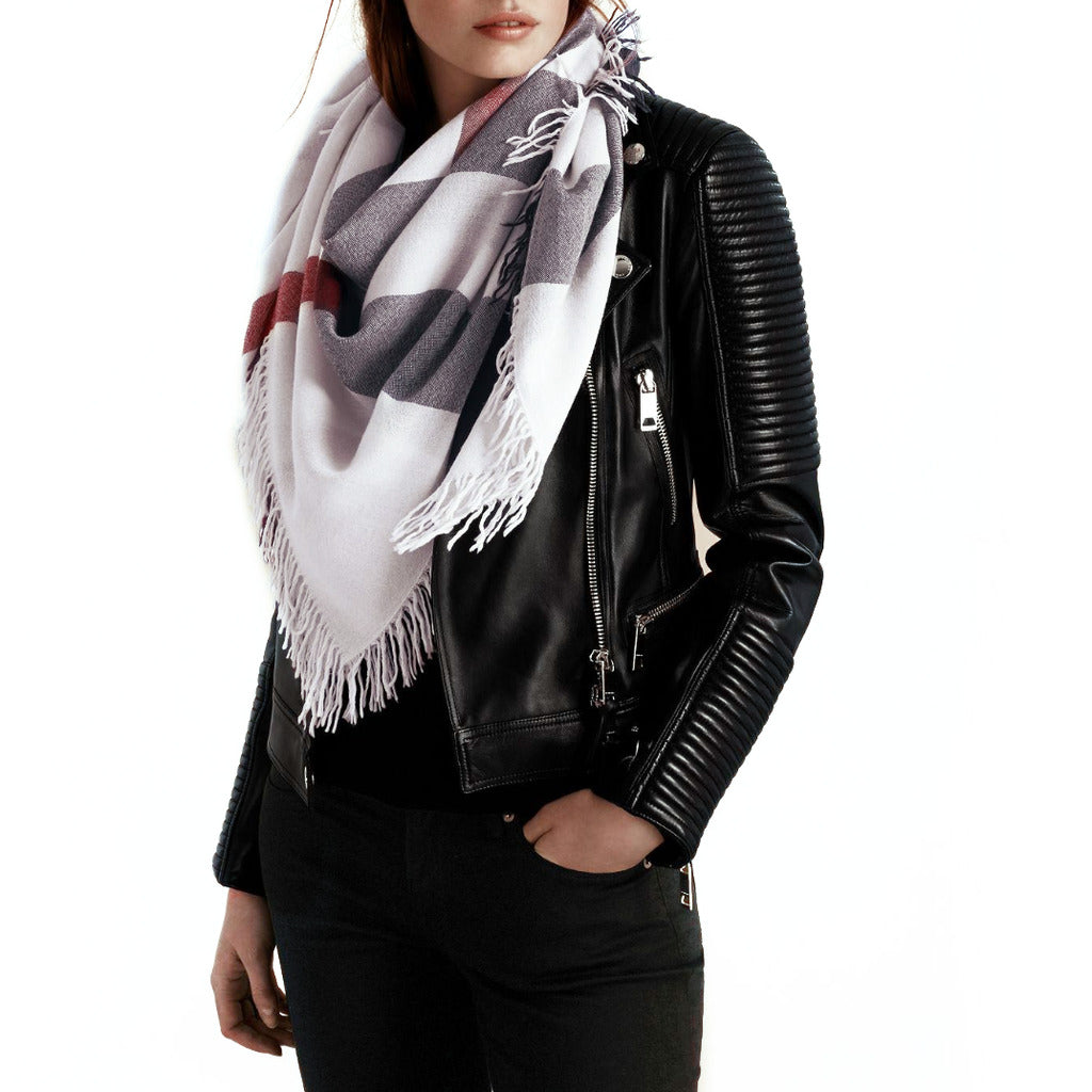 Burberry-38439601 