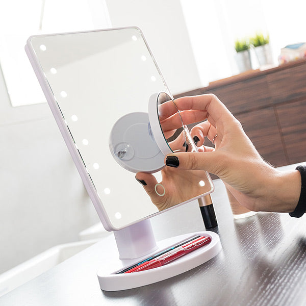 Primizima LED Magnifying Mirror for Putting on Make up