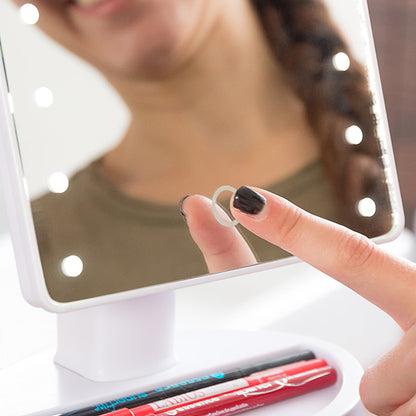 Primizima LED Magnifying Mirror for Putting on Make up